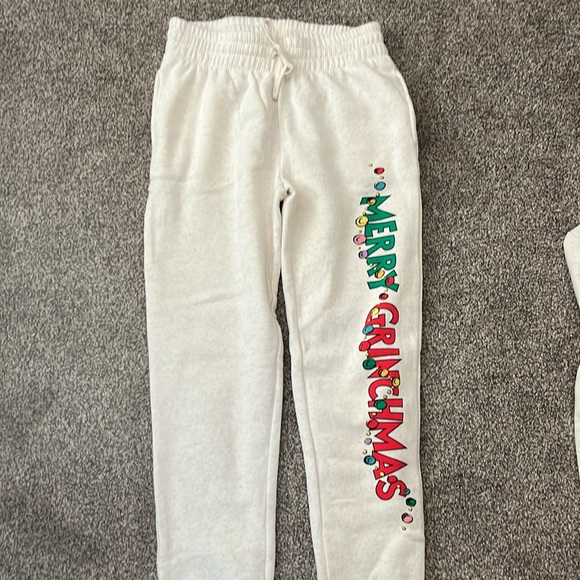 Merry Grinchmas Jogger set - Picture 3 of 4
